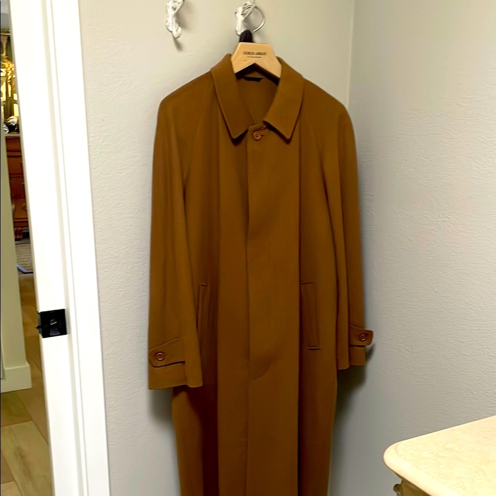 Men full length camel color coat
size 46(suit jacket size)